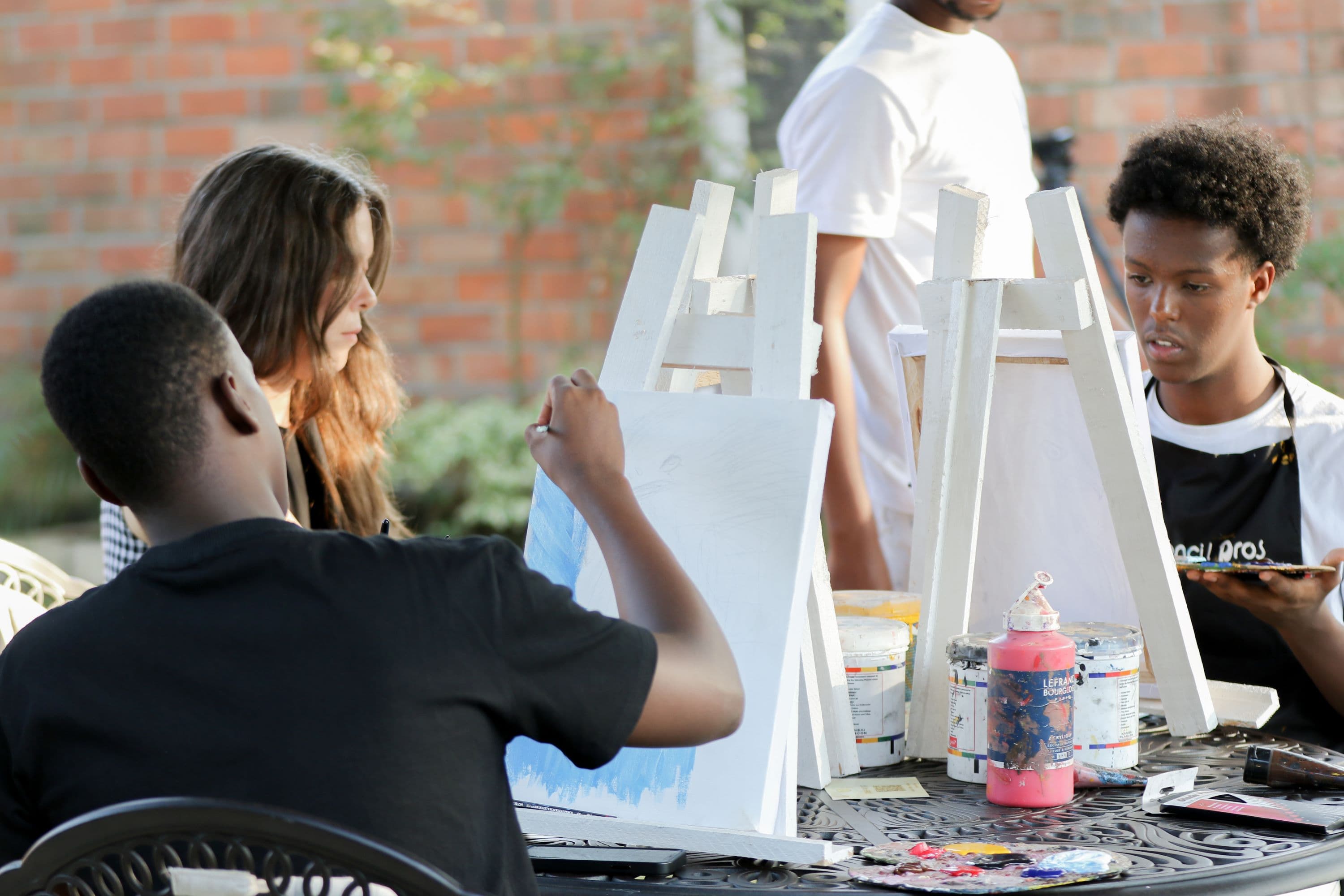 Kigali : Brush Strokes of Kigali: Drawing & Painting Experience